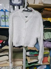 レディース 白 若干クロップド ニット カーディガン