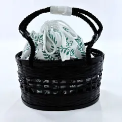 【美品】 和装バッグ 優品 カジュアル 葉柄 墨色 和装小物  【中古】