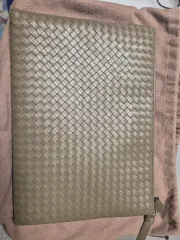 ボッテガ・ヴェネタ イントレチャート クラッチバッグ