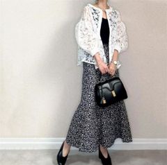 LOUNGEDRESS 20周年限定　フラワーレースジャケット 全面に施されたフラワー刺繍が目を惹くレースジャケット。 ハンサムな