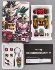 [중고] 피규어 SHFiguarts (진골 조각법) 가면 라이더 갑옷 암즈 체인지 세트 (파인 암즈 & 딸기 암즈) [가면 라이더 갑옷]