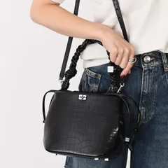 GANNI ガニー ショルダーバッグ 2WAY ハンドバッグ A6965 レディース ブラック リサイクルレザー 鞄 カバン 巾着 バタフライロゴ 編み込み ハンドル ギフトのサムネイル