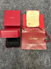 カルティエの箱と袋と保証書入れセット