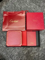 カルティエの箱と袋と保証書入れセット