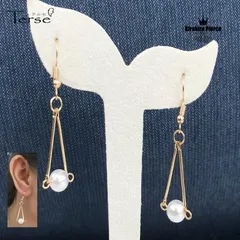 卒業式 入学式 ピアス フックピアス ロングピアス パール トライアングル 三角形 モチーフ ゴールド 金 かわいい 人気 おしゃれ 上品 エレガント 大人可愛い お出かけ パーティー デート 普段使い  プレゼント ギフト 卒祝い 新生活 春コーデ 母の日