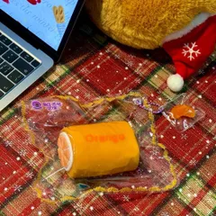 BLACKPEARLSTUDIO　ブラックパールスタジオ　みかんロールケーキ　水感　みずみずしい　スクイーズ　とろんスクイーズ　チャーム　飾り