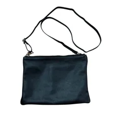 ZM1698  ear  PAPILLONNER イアパピヨネ レザー ショルダーバッグ サコッシュ　牛革　ブラック　黒　レディース