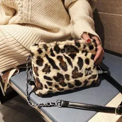 ファーバッグ ショルダーバッグ レディース 肩掛け 豹柄 ヒョウ柄 2way ファー 秋冬 軽量 可愛い 斜めがけ おしゃれ 小さいめ 韓国 新品