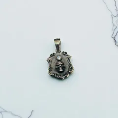 送料無料 スカルペンダント シルバー925 シルバーペンダント ドクロ 髑髏 ペンダントトップ シールド ネックレス シルバーアクセサリー ゴシック ロック メンズ ストリート silver925