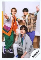 【中古】生写真(ジャニーズ) なにわ男子/道枝駿佑・長尾謙杜・藤原丈一郎/全身/アルバム「POPMALL」MV＆ジャケ写オフショット/公式生写真