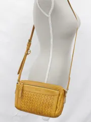 【行董】Dakota 本革 ショルダーバッグ 斜め掛け キャメルブラウン レザーバッグ AE0U31