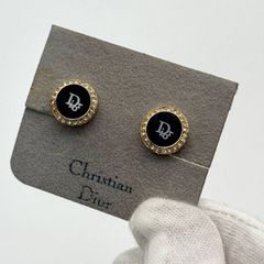 極美品　クリスチャンディオール　Diorロゴ＆ラインストーン　カフリンクス 極美品✨ Dior イヤリング CD ロゴ ラインストーン 刻印 1954 - メルカリ