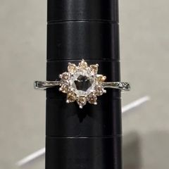 宝石の王様☆Eカラー！夏に降る雪の結晶】ダイヤモンド リング - メルカリ