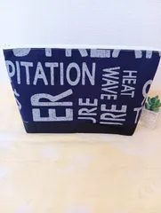 オムツポーチ(英字ネイビー×ブラック)