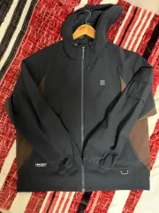 FILA フィラ ウィンドブレーカー 105サイズ