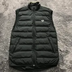 95 A級 # フレッドペリー(FRED PERRY) 軽量ダウンベスト
