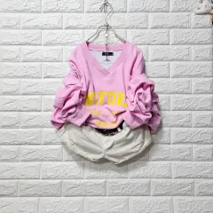 ピンク Vネック Tシャツ