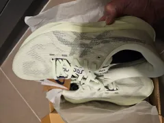 アシックス NOVA BLAST ランニングシューズ 新品 260(255) 出品