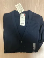 ユニクロ メリノ Vネックカーディガン 新品 M