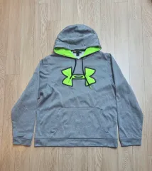 未使用 UNDER ARMOUR アンダーアーマー 裏起毛パーカー Mサイズ (100程度) (メジャー写真参考)