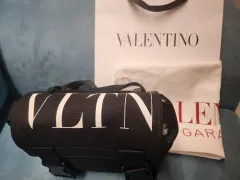 ヴァレンティノ クロスベルトバッグ (新品)