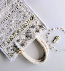 ジュートバッグ　М-standard 「Snow drop」ホワイト　インド刺繍　かごバッグ
