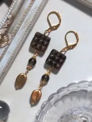 チョコとカカオ豆の スモーキークォーツフレンチフックピアス  NO.127