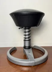 swopper 赤いスエード調 姿勢矯正スツール swopper 赤いスエード調