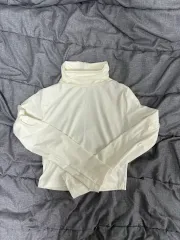 新品 タートルネック 白