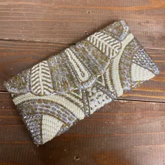 ROSE BUD ビーズ刺繍 クラッチバッグ　ホワイト/ゴールド