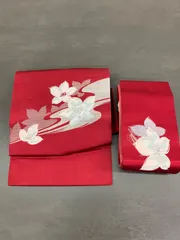 赤地に白い花柄　軽装帯
