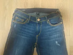 トゥルーレリジョン正規品 伸縮性良い スキニーデニムパンツ 新品同様 28サイズ