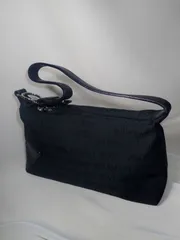 美品　EMPORIO ARMANI　エンポリオ アルマーニ　アクセサリーポーチ　ブラック/黒