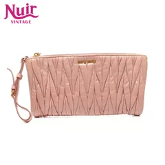 2025年最新】MIU MIU レディース クラッチバッグの人気アイテム - メルカリ