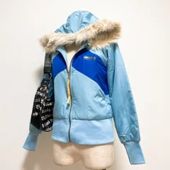 adidas アディダス フードファー付 中綿ジャケット アウター ロゴ ラメ 長袖 レディース キッズ 160 水色 青 ブルー Y2K 平成ギャル 平成女児 マクブリング ウィッシュコア グランジ 韓国系 日本感性コア  Archive 00s