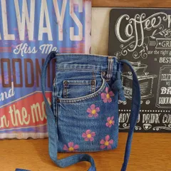 97☆USEDダメージデニムリメイク☆サコッシュ☆ショルダーバッグ☆ピンクフラワーペイント☆ポシェット☆