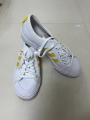 アディダス 白/黄 3本線スニーカー