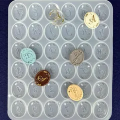 シリコンモールド アルファベットコイン アクセサリーパーツにぴったり 穴あき レジン型 文字デザイン 筆記体 DIY クラフト用 B0F6LNW5X9