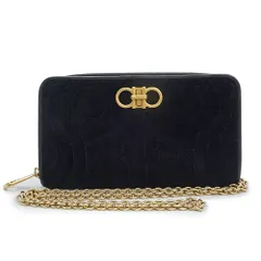 サルヴァトーレフェラガモ ガンチーニ キルティング チェーンウォレット 二つ折り長財布 ショルダーバッグ 斜め掛け ベルベット カーフスキン レザー ブラック ゴールド金具 22D332 Salvatore Ferragamo（未使用　展示品）