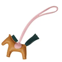 エルメス ロデオ PM チャーム アニューミロ ラムスキン レザー セサミ マラカイト ローズサクラ ベージュ グリーン ピンク Z刻印 箱付 HERMES（新品・未使用品）