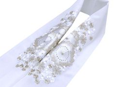 着物美人 送料込み 新品 半襟 刺繍 くすみカラー 半襟刺繍 刺繍襟 半衿 かけ襟 襟 成人式 振袖 振袖半襟 結婚式 披露宴 留袖 入学式 卒業式 七五三 宮参り 訪問着 附下 色無地 袴 着物半襟 着物襟 【 白 銀 大桜 】m335256E6