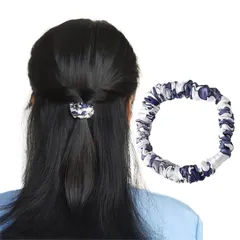 【人気商品】大人 シュシュ かわいい 髪にやさしく跡がつかない ヘアゴム 髪ゴム ヘアゴム シーン別で使える シルク (青模様)