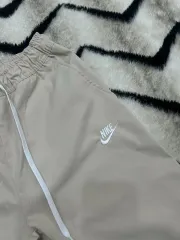 S NIKE ナイキ クラブ ウーブン レグ パンツ / ライトベージュ