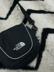 THE NORTH FACE ミニ ナイロン クロスバック / ブラック