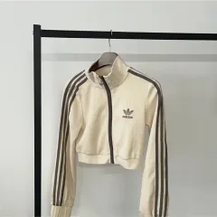 アディダス クロップド ジャケット
