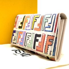 持つだけで差がつく✨ FENDI フェンディ 長財布 二つ折り マルチカラー