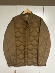 UNIQLO ホワイトマウンテニアリング 軽量ダウン