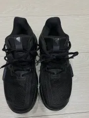 テニスシューズ