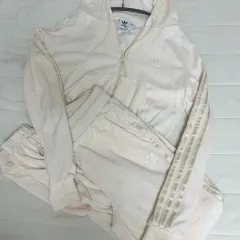 アディダス ベロア トレーナー セットアップ