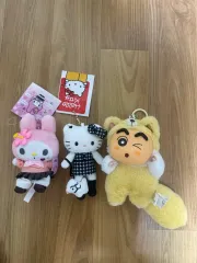 ハローキティ マイメロディ クレヨンしんちゃん キーホルダー
